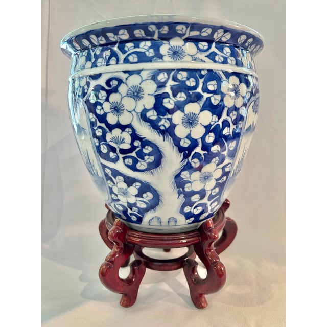 We believe this to be an antique Chinese blue and white porcelain jardinière or cachepot, decorated in underglaze cobalt...