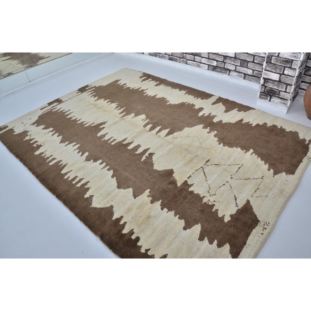 1960s Mid 20th Century Turkish Home Living Oversize Hemp Carpet For Sale - Image 5 of 10