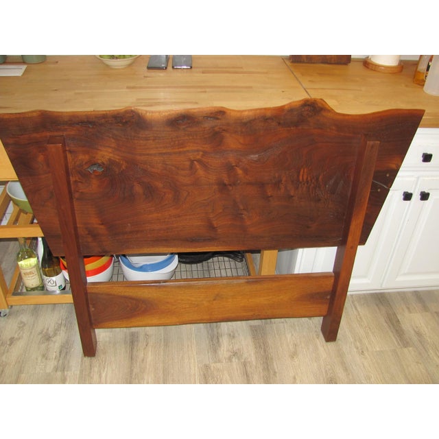 George Nakashima Twin Headboard Walnut Live Edge Circa 1970 Excellent For Sale - Image 9 of 15