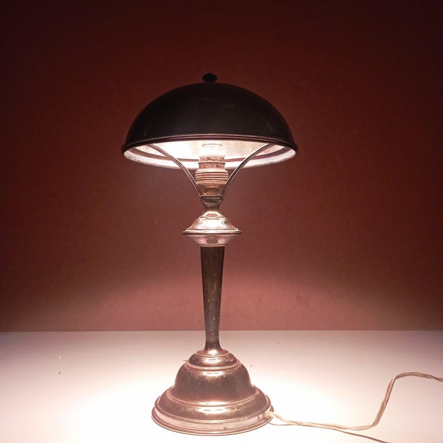 Vintage Industrial Desk Lamp - Art Deco Style Bring a touch of timeless elegance to your space with this vintage desk...