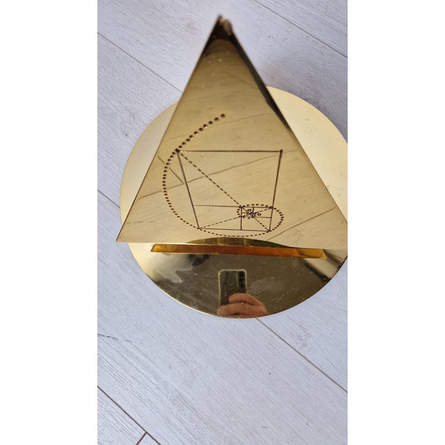 Tetrahedron Fire Designer Sculpture Lamp in Gold-Plated Metal by Salvador Dalí, 1980s For Sale - Image 12 of 18