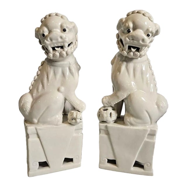 1960's White Ceramic Wai Ming Foo Dogs For Sale