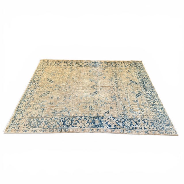 1910s Antique Heriz Rug | 6'8" X 8'5" | Ivory Field With Blue Geometric Motifs | Circa Early 20th Century For Sale - Image 5 of 5