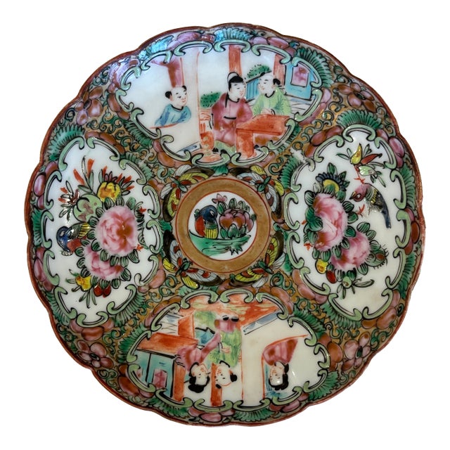Antique Chinoiserie Style Chinese Rose Medallion Scalloped Saucer For Sale