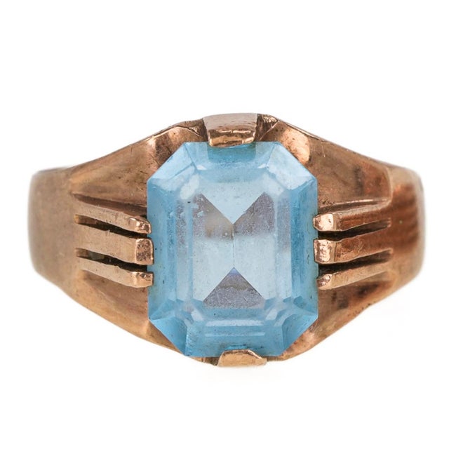 Modern 10k Yellow Gold With Faceted Blue Gemstone Ring For Sale - Image 3 of 8
