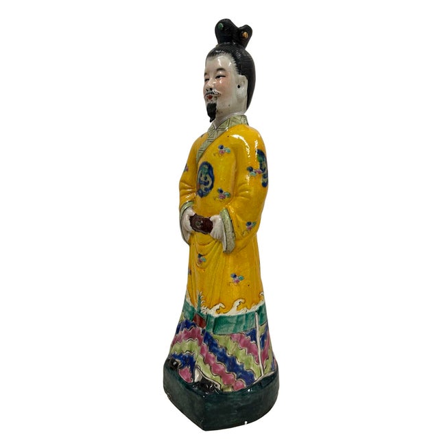 Mid-20th Century Chinese Wucai Emperor and Empress Figures For Sale In Los Angeles - Image 6 of 13