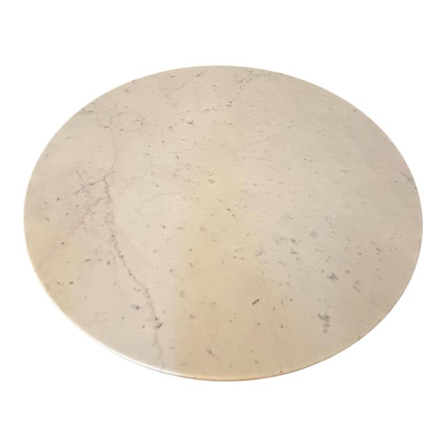 Italian 1950s Vintage Round Italian Carrara Marble Coffee Table With Brass Legs After t.h. Robsjohn Gibbings For Sale - Image 3 of 3