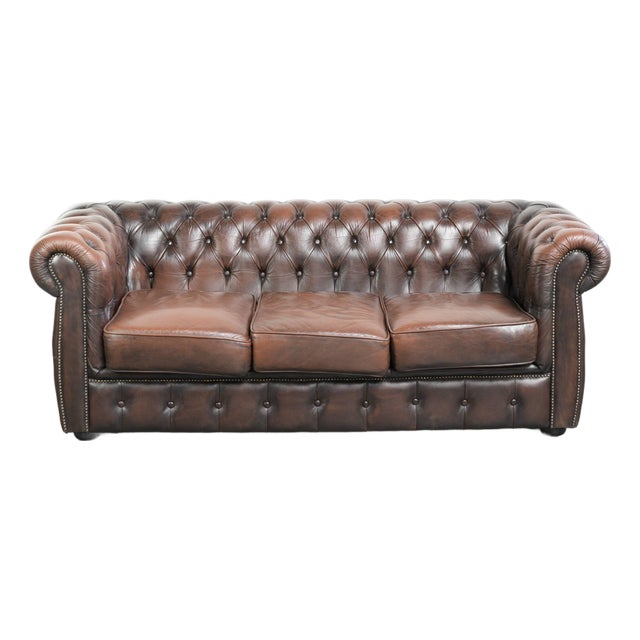 English Style Brown Cowhide Chesterfield 3-Seater Sofa For Sale