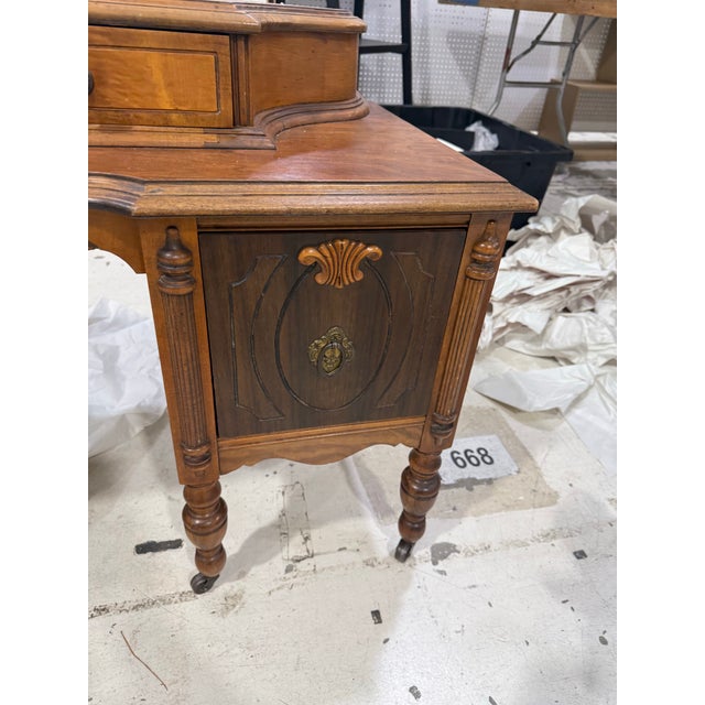 Antique 1920s Wooden Vanity Dressing Table Made of Walnut For Sale In Atlanta - Image 6 of 12