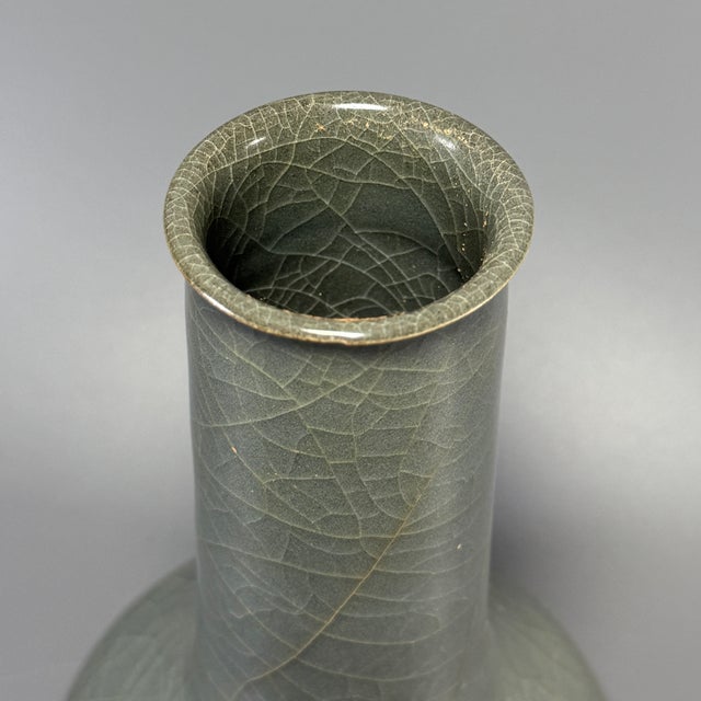 Chinese Antique Chinese Celadon Long‑Neck Crackle‑Glaze Vase, Collectible Antique For Sale - Image 3 of 7