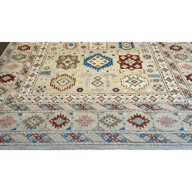 Beige Heriz Design Rug 10x14 For Sale - Image 8 of 8