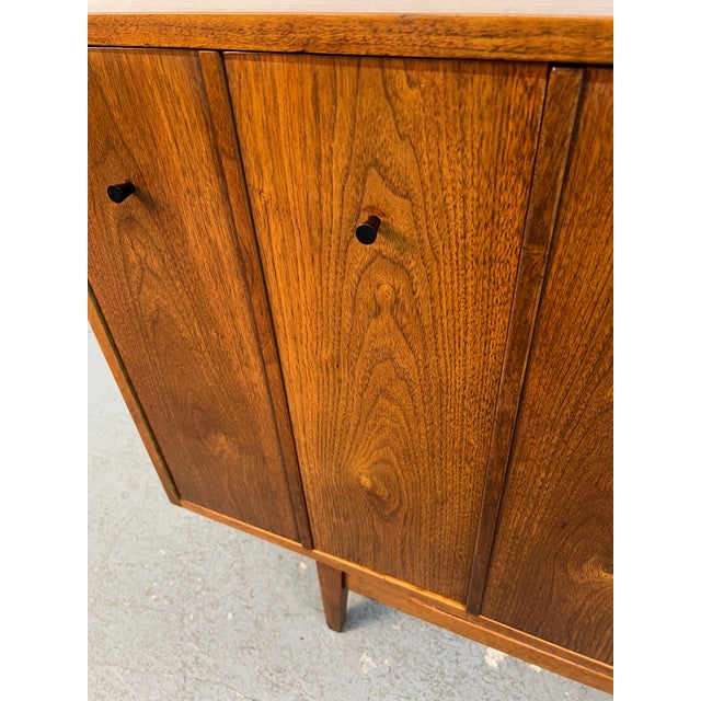 Mid-Century Early American of Martinsville Long Walnut Dresser For Sale - Image 15 of 17