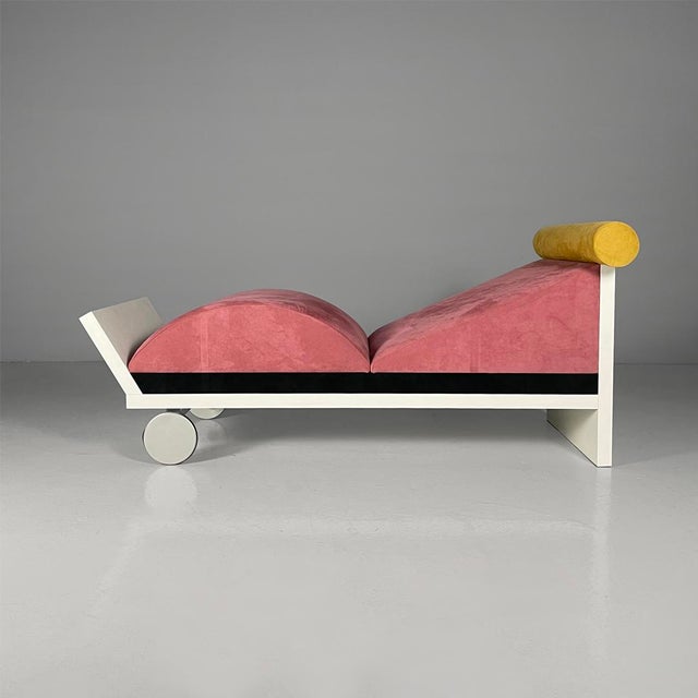 Italian chaise longue Juan by Marco Panini for Memphis, 1987 Chaise longue model Juan in wood and suede. The frame is made...