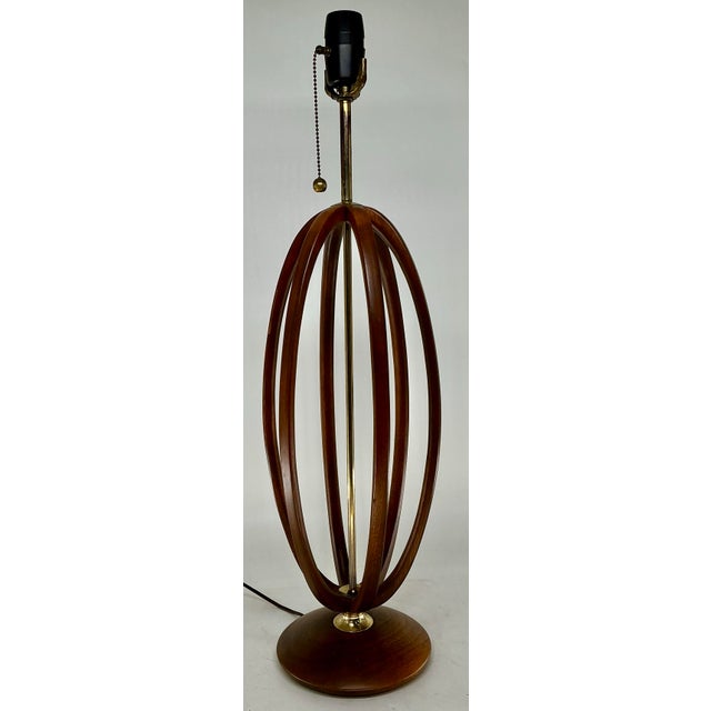 Mid-Century Modern Midcentury Modeline Co. Modern Caged Sculpted Wood and Brass Table Lamp For Sale - Image 3 of 5