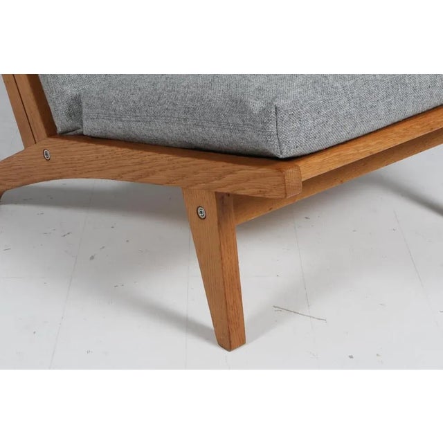Model Ge-370 Lounge Chair by Hans J. Wegner for Getama, 1960s For Sale - Image 3 of 9