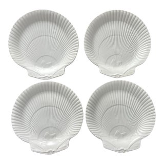 Vintage 1960’s Wedgwood Etruria & Barlaston 9" Scallop Shell Luncheon Plates ~ Set of 4 For Sale