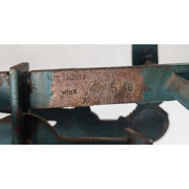 Early 20th Century Turquoise Teal and Gold Cast Iron Grocery Scale Balance For Sale - Image 18 of 18
