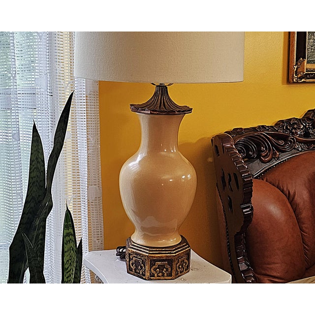 Pair of Port 68 Mark Abrams Cream Ceramic Urn Table Lamps With Linen Drum Shades For Sale - Image 16 of 18