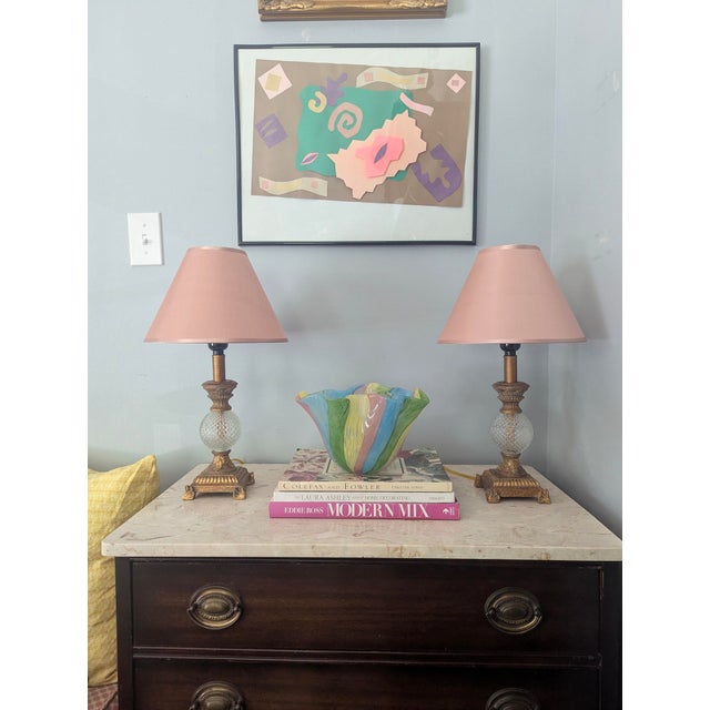 Art Deco Hollywood Regency Gilded Gold and Faux Crystal Lamps With Pink Lampshades- A Pair For Sale - Image 3 of 18