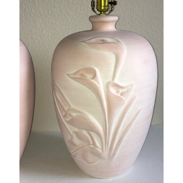 O'Keefe Style 1980's Calla Lily Hand Glazed Blush Pink Plaster Sculpted Table Lamps - A Pair For Sale - Image 4 of 9