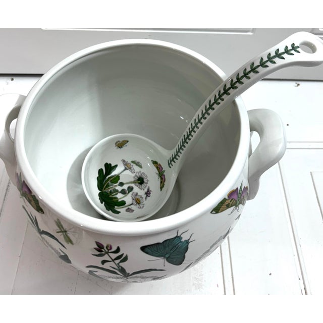 Vintage Portmeirion Botanical Garden Soup Tureen with Ladle Serve your favorite soups in style with this charming vintage...
