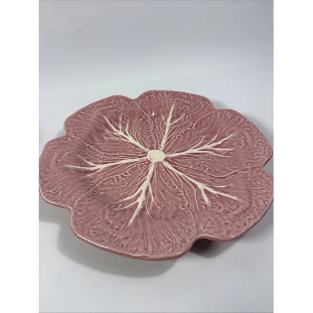 1990s Vintage Mid-Century Modern Bordallo Pinheiro Pink Cabbage Leaf Charger Plate For Sale - Image 5 of 5