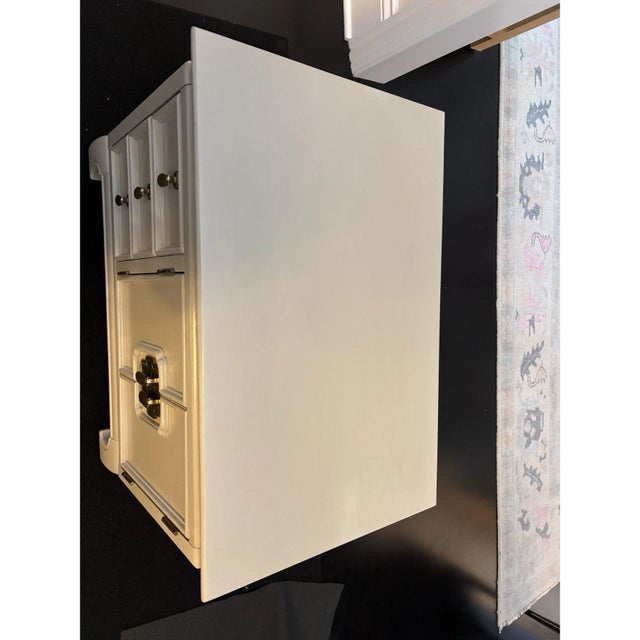 Late 20th Century Chinoiserie Ming Style Nightstand by Thomasville For Sale - Image 4 of 10