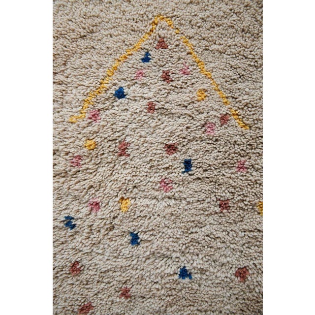 Beige Handmade Moroccan Wool Rug With Multicolor Confetti Polka Dots 6x9 Ft For Sale In New York - Image 6 of 12