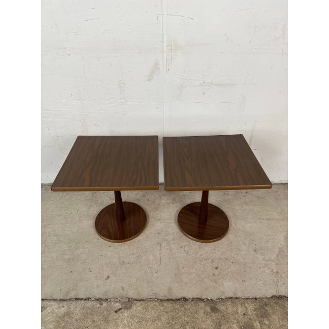 Pair of Mid Century Modern Small Pedestal End Tables Chairish