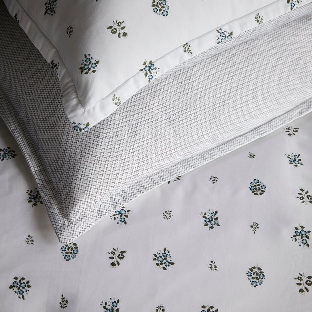 Contemporary Feuille Bluer Linen Set 4 Piece Set, Full For Sale - Image 3 of 3