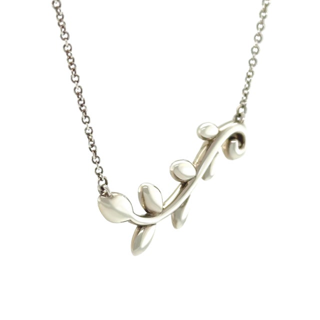 Contemporary Tiffany & Co. Silver Paloma Picasso Olive Leaf Vine Necklace 3.08g For Sale - Image 3 of 5