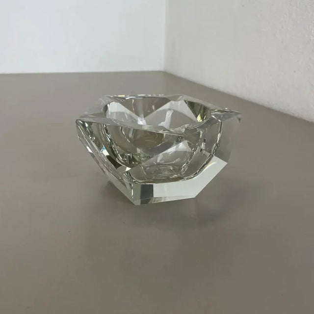 1970s Large Murano Faceted Diamond Ashtray in the style of Flavio Poli, 1970s For Sale - Image 5 of 18