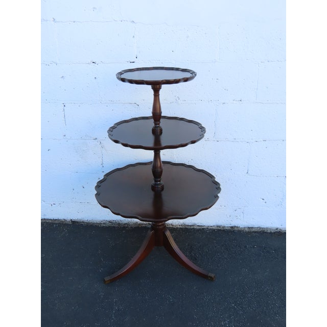 This lovely Side Table is made of wood, solid wood, mahogany, and veneer. This wonderful side table has Traditional style...