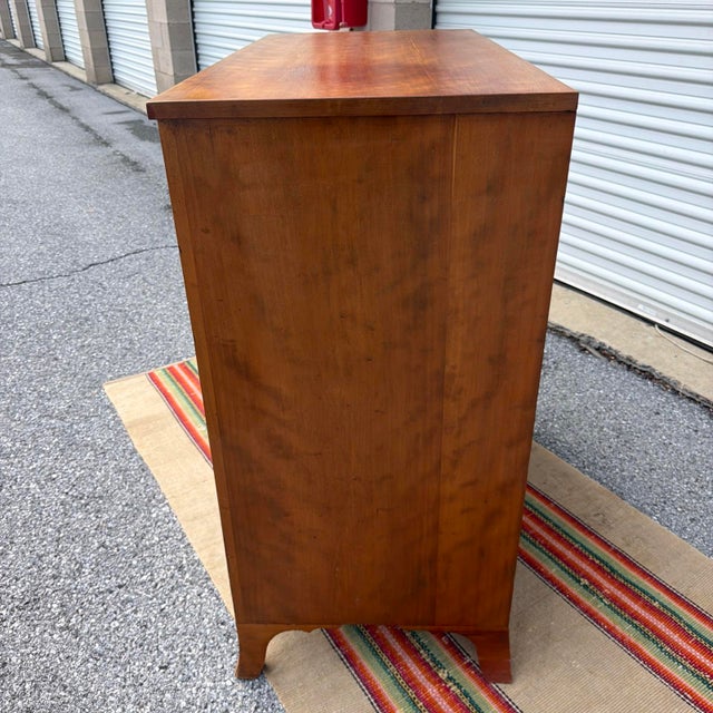 Red Antique Cherry Hepplewhite Five-Drawer Chest of Drawers, Pennsylvania or Maryland, Circa 1800-1810 For Sale - Image 8 of 18
