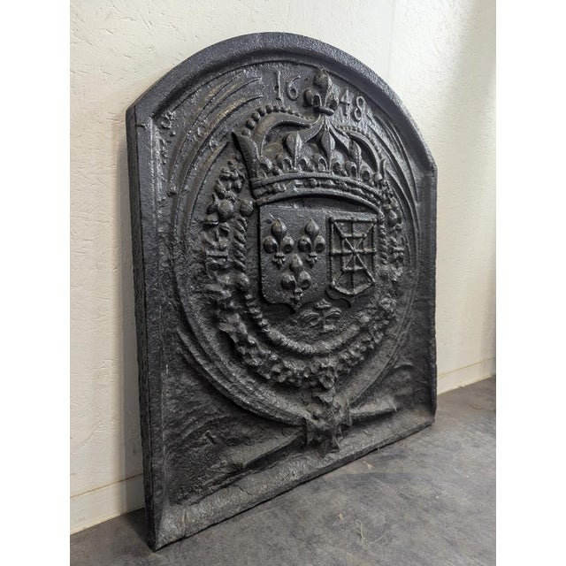 Antique Fireplace Plaque Bearing the Arms of Louis XIII, in Very Good conditions. Designed before 1890