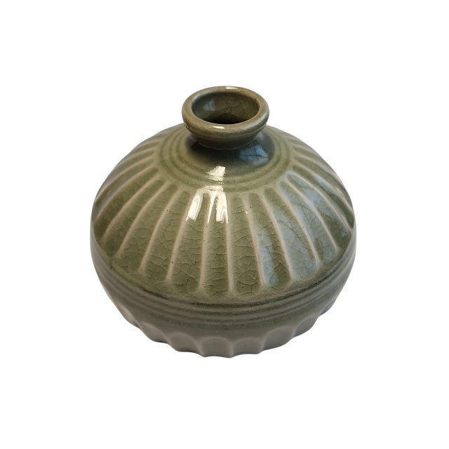 Chinoiserie Vintage Mengrai Kilns Round Celadon Bud Vase For Sale - Image 3 of 4