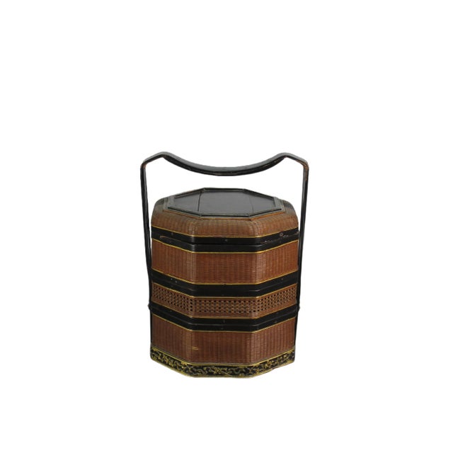 This vintage bamboo basket from mid 19th century China is a true work of art. Handmade from thin and fine bamboo, this...