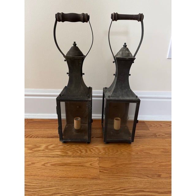 Gold 1980s Georgian Art Lighting Wall Sconce Design Light Fixture Lanterns - a Pair For Sale - Image 8 of 11