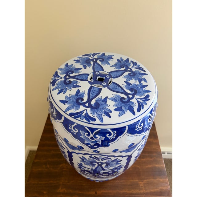 Blue and White Porcelain Chinoiserie Chinese Garden Stool or Side Table For Sale - Image 4 of 6
