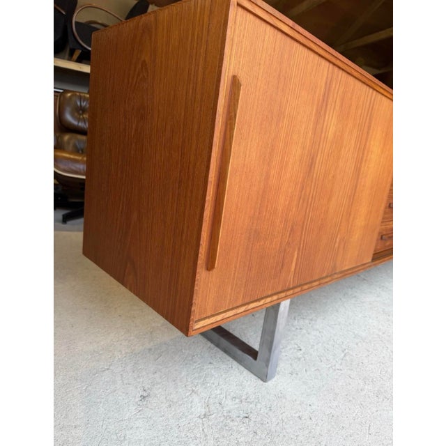 Long Danish Sideboard in Teak For Sale - Image 14 of 18