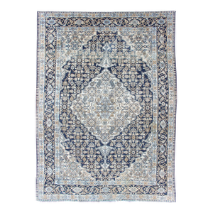 Antique Persian Hamadan Rug Featuring a Central Medallion With Floral Motifs 6'8 X 9'8