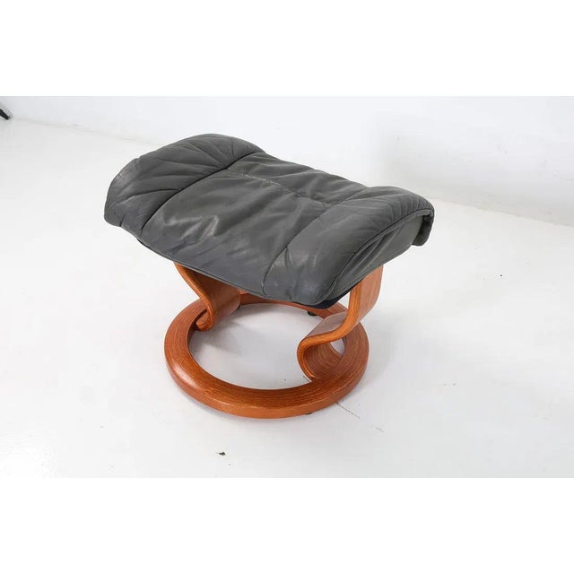 Late 20th Century Ekornes Leather Eldorado Lounge Chair & Ottoman For Sale - Image 15 of 16