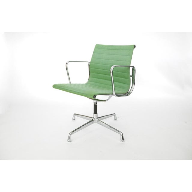 Green EA 108 Swivel Chair with Aluminium Frame by Charles & Ray Eames for Herman Miller / Vitra, 1970s For Sale - Image 8 of 12