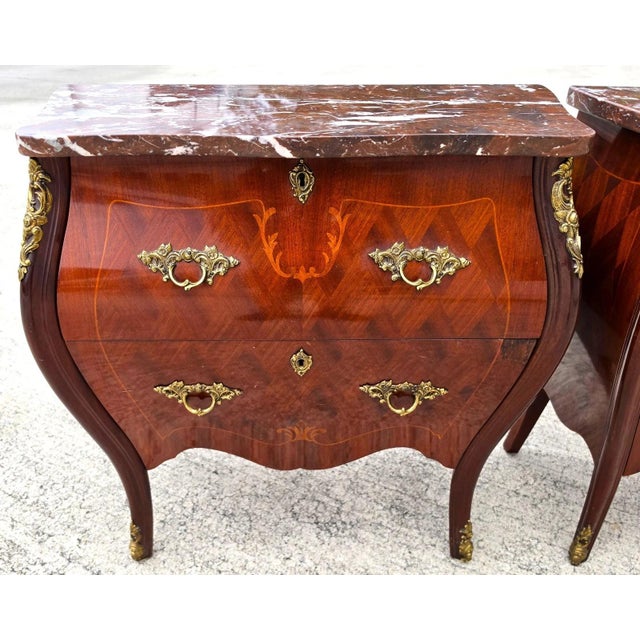 Pair of French Louis XV Style Bombe Commodes Bedside Tables Nightstands For Sale - Image 4 of 16