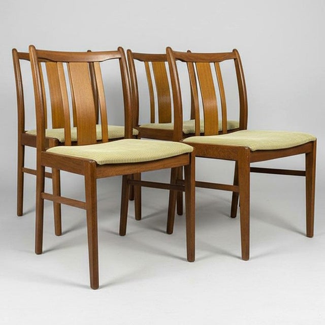 Vintage Nordic Chairs in Fabric, 1970, Set of 4, in Very Good conditions. Designed 1970 to 1979