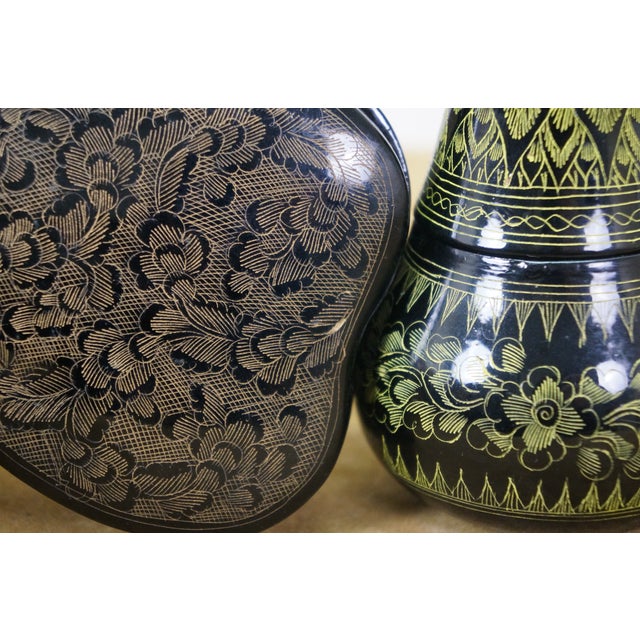 Mid 20th Century Set of 14, Lacquered Paper Mache Trinket Boxes For Sale - Image 17 of 18