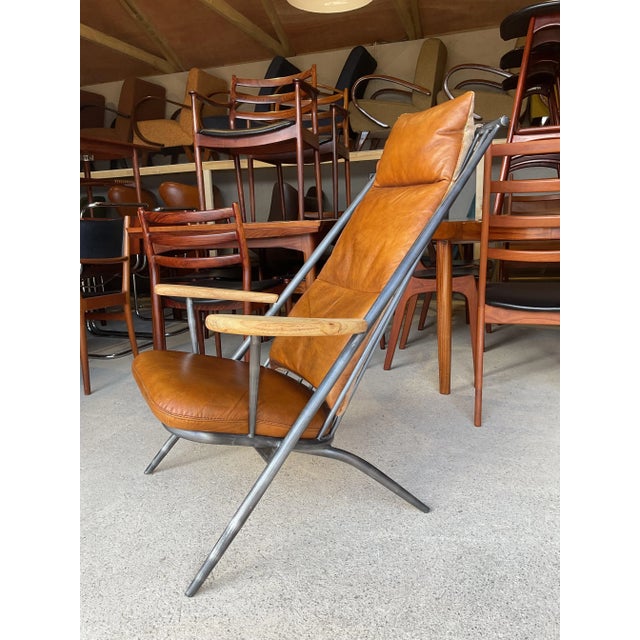 Mid-Century Modern Accent Chair in Tan Leather For Sale - Image 3 of 18