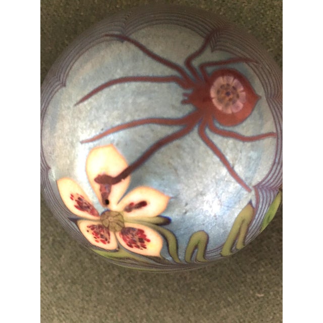 1970s Orient & Flume Signed Spider Art Glass Paperweight 1979 Iridescent Blue For Sale - Image 5 of 8