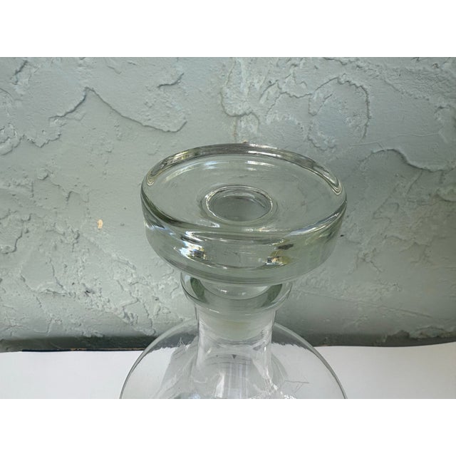 Vintage Etched Clipper Ship Captain’s Decanter Set With Six Snifter Glasses – 7 Pieces For Sale In Orlando - Image 6 of 8