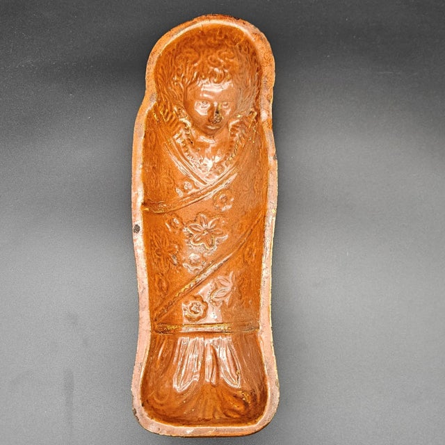 Antique Clay Fatschenkind Cake Pan, 1880s-1900s, in Very Good conditions. Designed before 1890